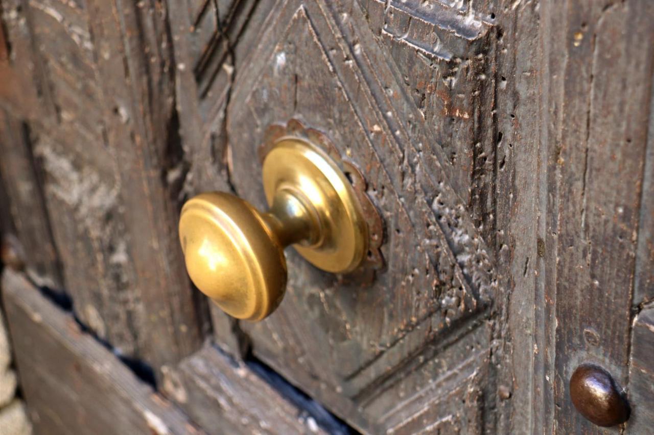 Uzes, Au Coeur Du Centre Medieval Le Logis Du Consul Un Bien D'Exception Du Xvieme Siecle エクステリア 写真